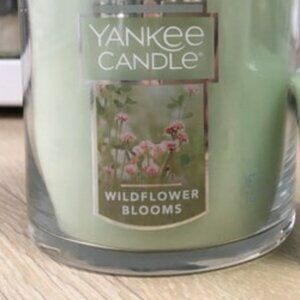 Wild flower bloom Candle